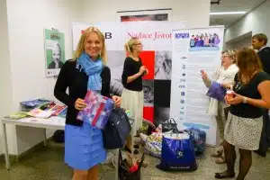 Zářijová sbírka oblečení v KB spolu s Borůvkou